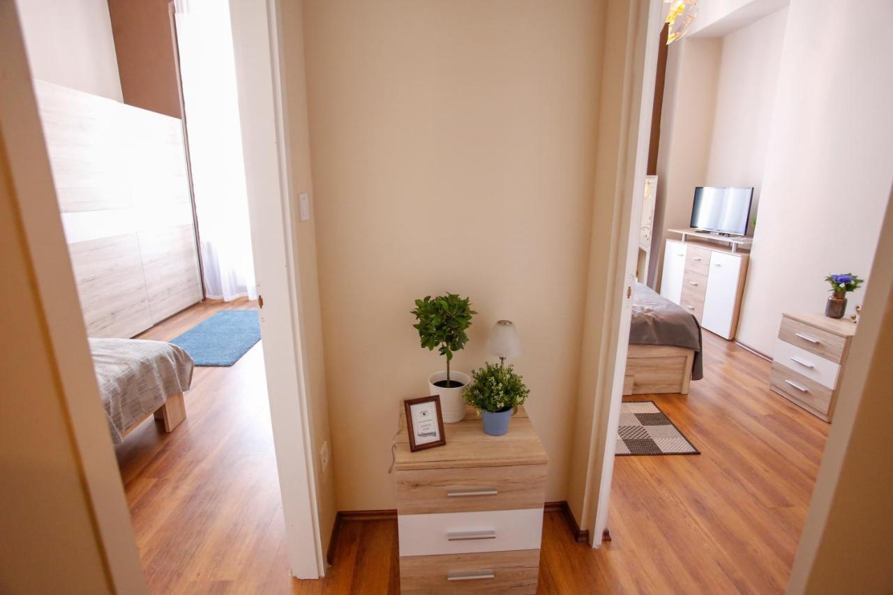 Urania Apartmanhaz Eger Exterior photo