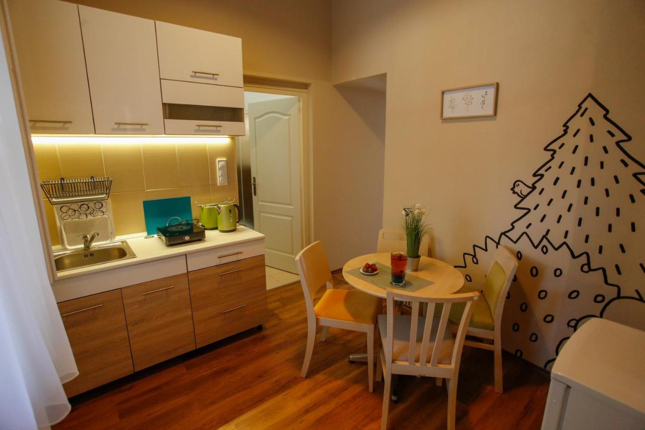 Urania Apartmanhaz Eger Exterior photo