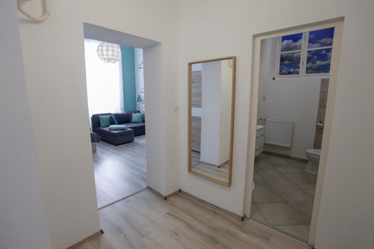 Urania Apartmanhaz Eger Exterior photo